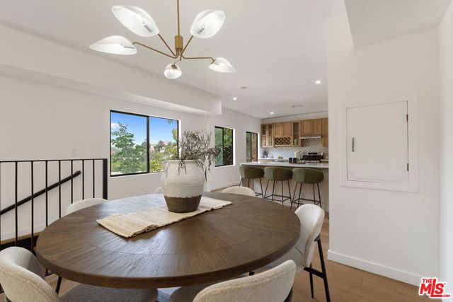 8506 Oak Court, Los Angeles, CA 90046