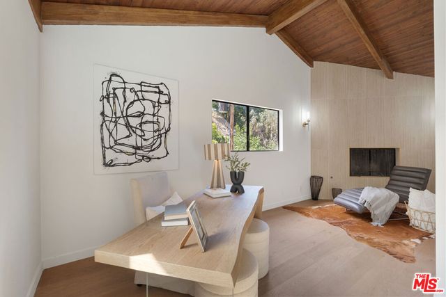 8506 Oak Court, Los Angeles, CA 90046