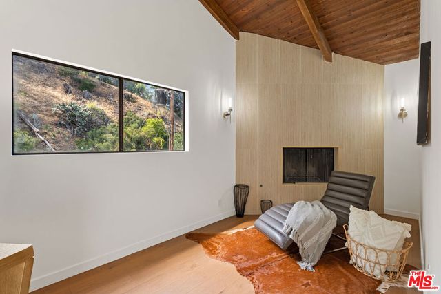 8506 Oak Court, Los Angeles, CA 90046