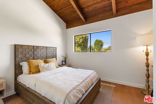8506 Oak Court, Los Angeles, CA 90046