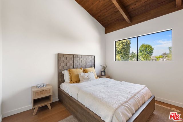 8506 Oak Court, Los Angeles, CA 90046