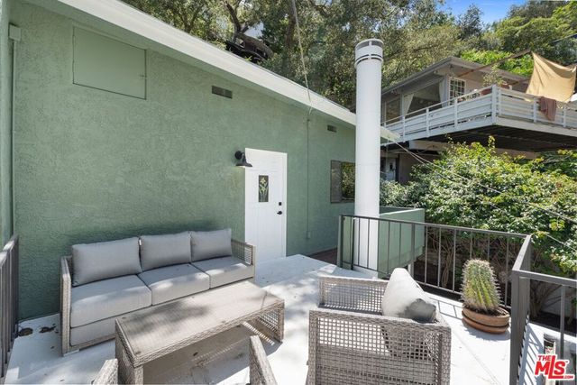 8506 Oak Court, Los Angeles, CA 90046