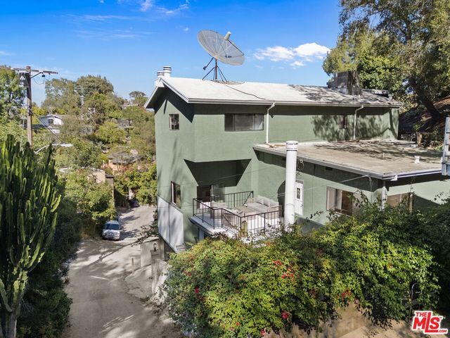 8506 Oak Court, Los Angeles, CA 90046