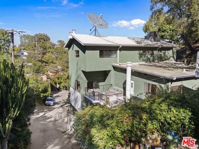 8506 Oak Court, Los Angeles, CA 90046