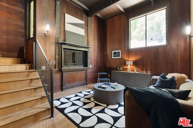 8506 Oak Court, Los Angeles, CA 90046