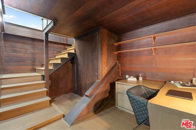 8506 Oak Court, Los Angeles, CA 90046