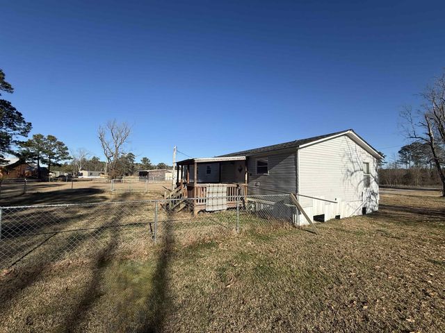 2069 Trifalia Rd., Scranton, SC 29591