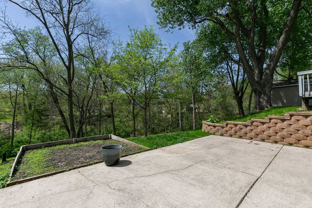 112 Cliff Drive, Carbon Cliff, IL 61239