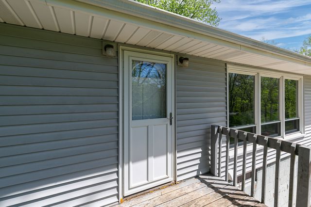 112 Cliff Drive, Carbon Cliff, IL 61239