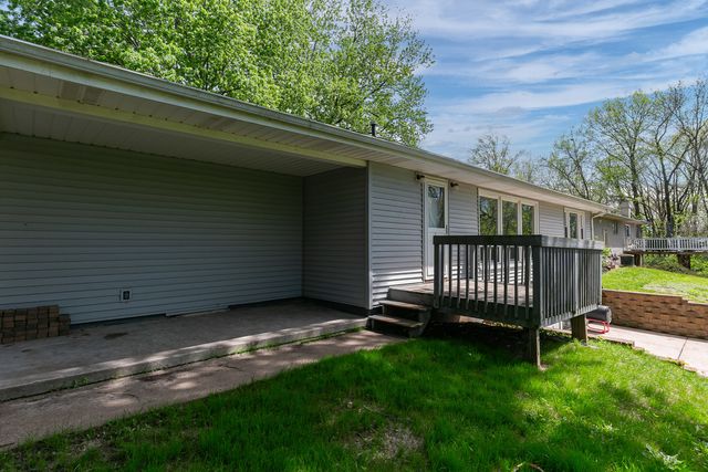 112 Cliff Drive, Carbon Cliff, IL 61239