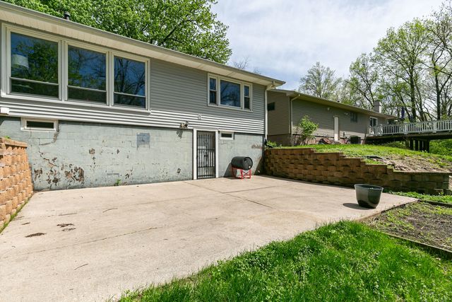 112 Cliff Drive, Carbon Cliff, IL 61239