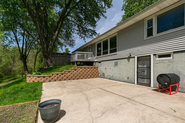 112 Cliff Drive, Carbon Cliff, IL 61239