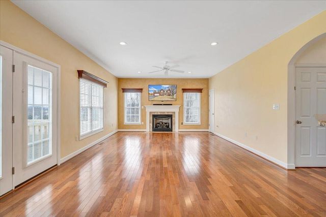 2324 Foxfield LN, Salem, VA 24153