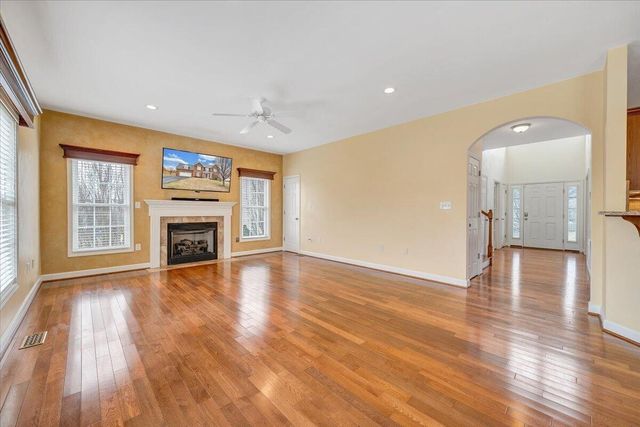 2324 Foxfield LN, Salem, VA 24153