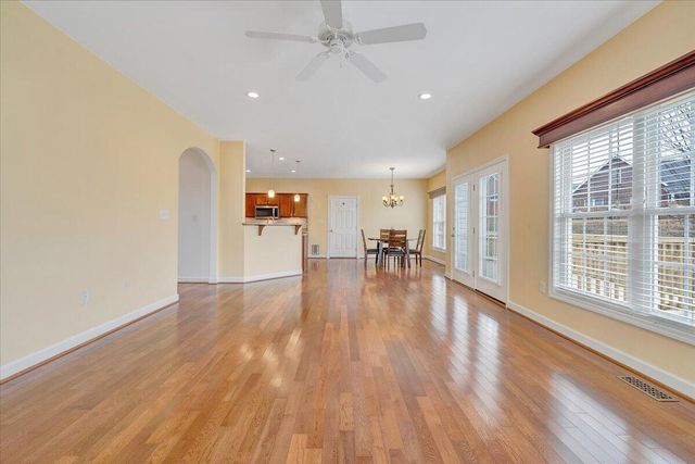 2324 Foxfield LN, Salem, VA 24153