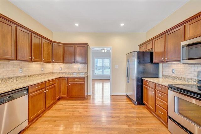 2324 Foxfield LN, Salem, VA 24153