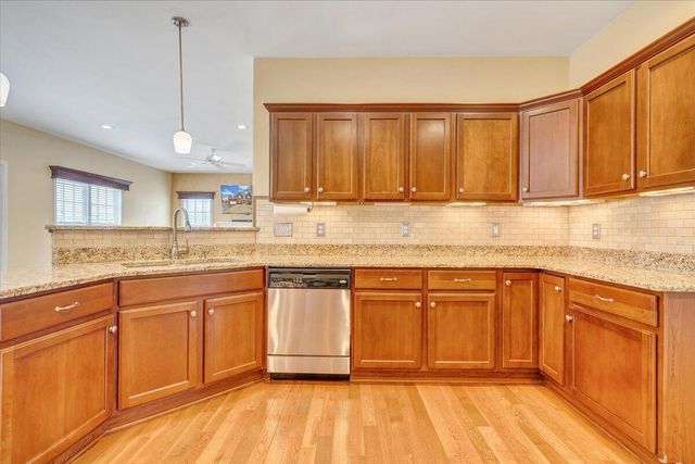 2324 Foxfield LN, Salem, VA 24153