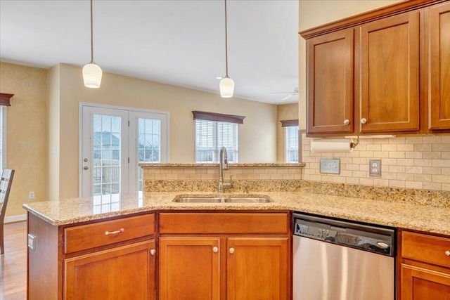 2324 Foxfield LN, Salem, VA 24153