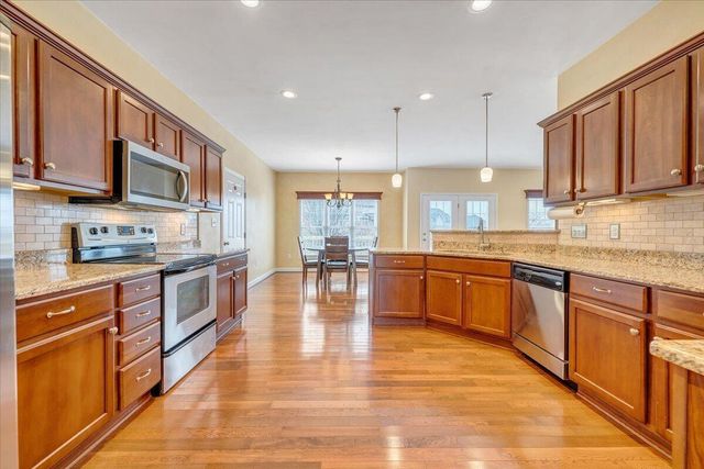 2324 Foxfield LN, Salem, VA 24153