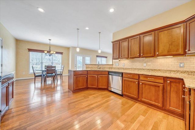 2324 Foxfield LN, Salem, VA 24153