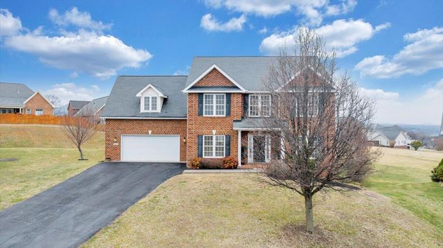 2324 Foxfield LN, Salem, VA 24153