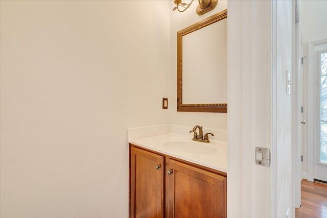 2324 Foxfield LN, Salem, VA 24153