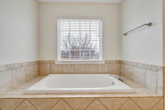 2324 Foxfield LN, Salem, VA 24153