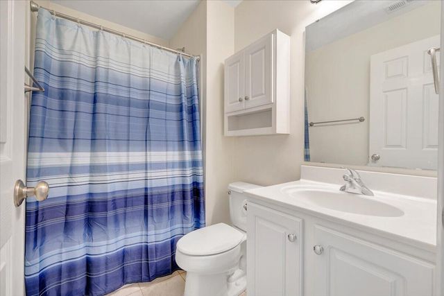 2324 Foxfield LN, Salem, VA 24153