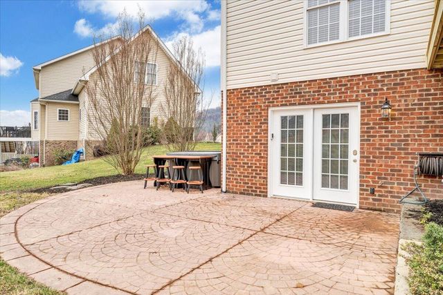 2324 Foxfield LN, Salem, VA 24153