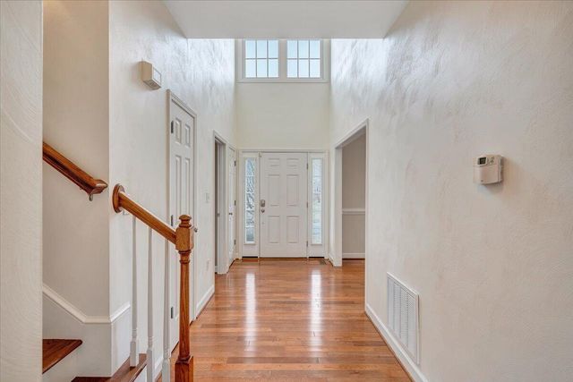 2324 Foxfield LN, Salem, VA 24153
