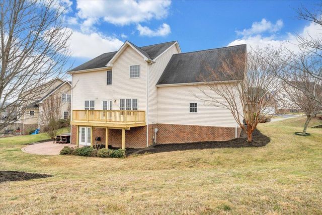 2324 Foxfield LN, Salem, VA 24153
