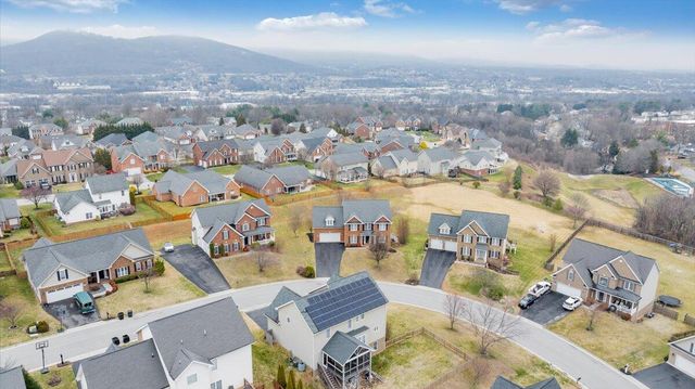 2324 Foxfield LN, Salem, VA 24153