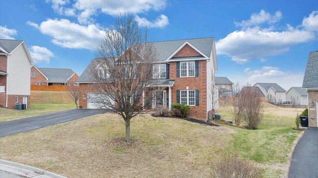 2324 Foxfield LN, Salem, VA 24153