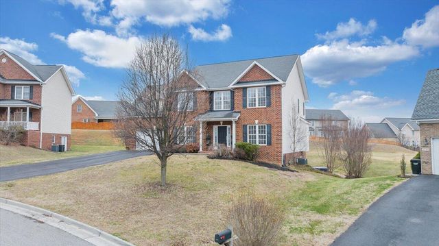 2324 Foxfield LN, Salem, VA 24153