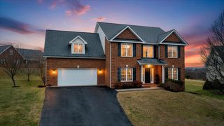 2324 Foxfield LN, Salem, VA 24153
