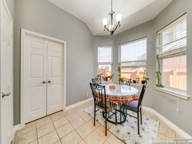 5918 Hart Field, San Antonio, TX 78249