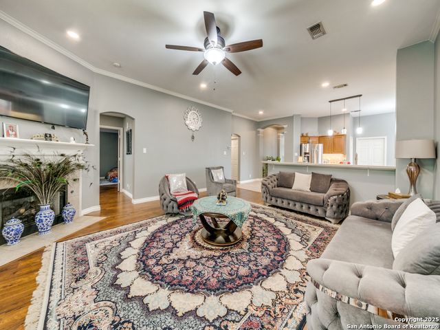 5918 Hart Field, San Antonio, TX 78249