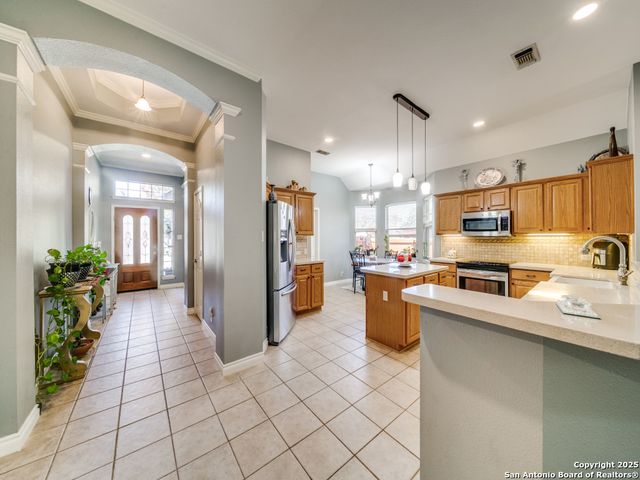 5918 Hart Field, San Antonio, TX 78249