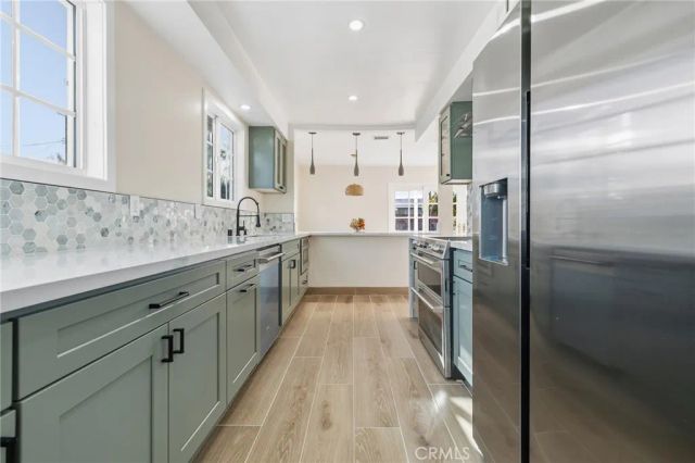 9233 Swinton, North Hills, CA 91343