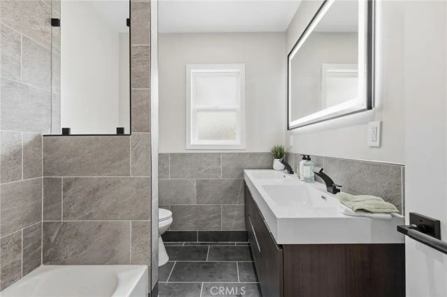 9233 Swinton, North Hills, CA 91343