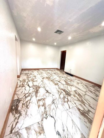 14725 NE 8th Avenue, Miami, FL 33161