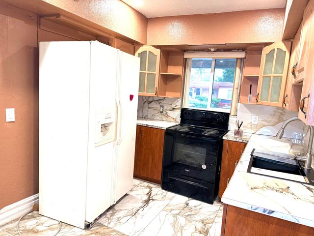 14725 NE 8th Avenue, Miami, FL 33161