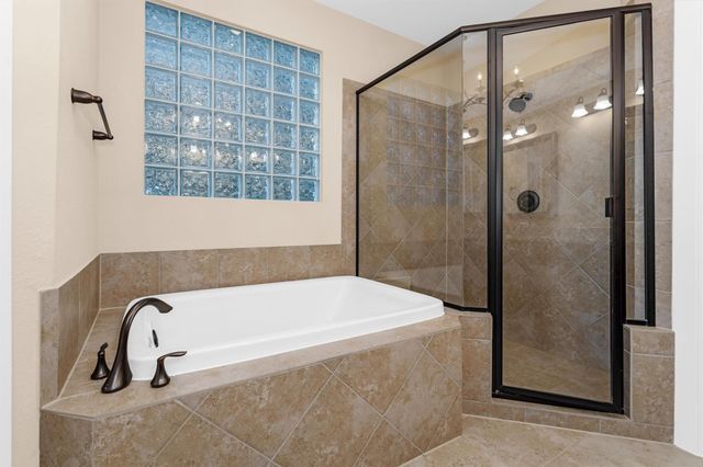 6 Rafters Row, The Woodlands, TX 77380