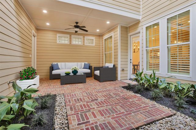 6 Rafters Row, The Woodlands, TX 77380