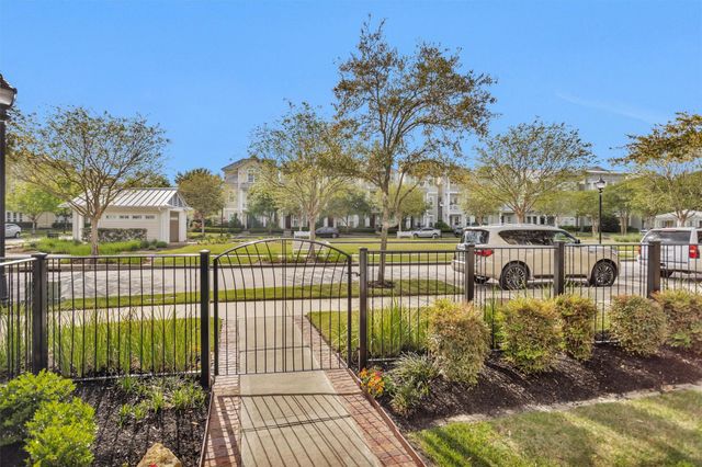 6 Rafters Row, The Woodlands, TX 77380