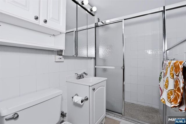 301 Beech Street 12A, Hackensack, NJ 07601