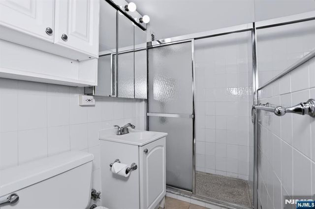 301 Beech Street 12A, Hackensack, NJ 07601