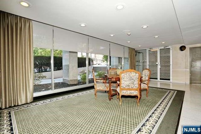 301 Beech Street 12A, Hackensack, NJ 07601