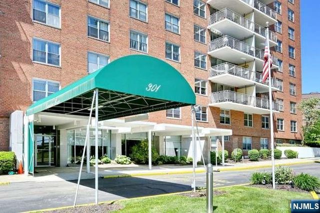 301 Beech Street 12A, Hackensack, NJ 07601
