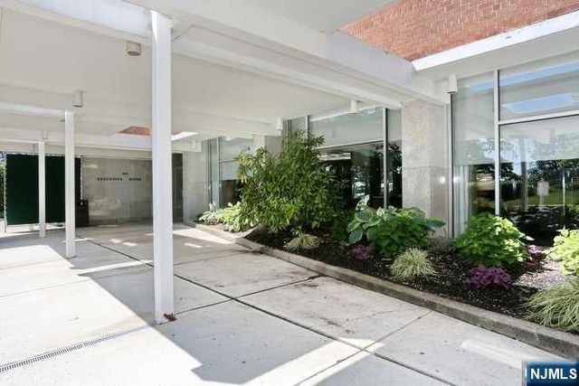 301 Beech Street 12A, Hackensack, NJ 07601